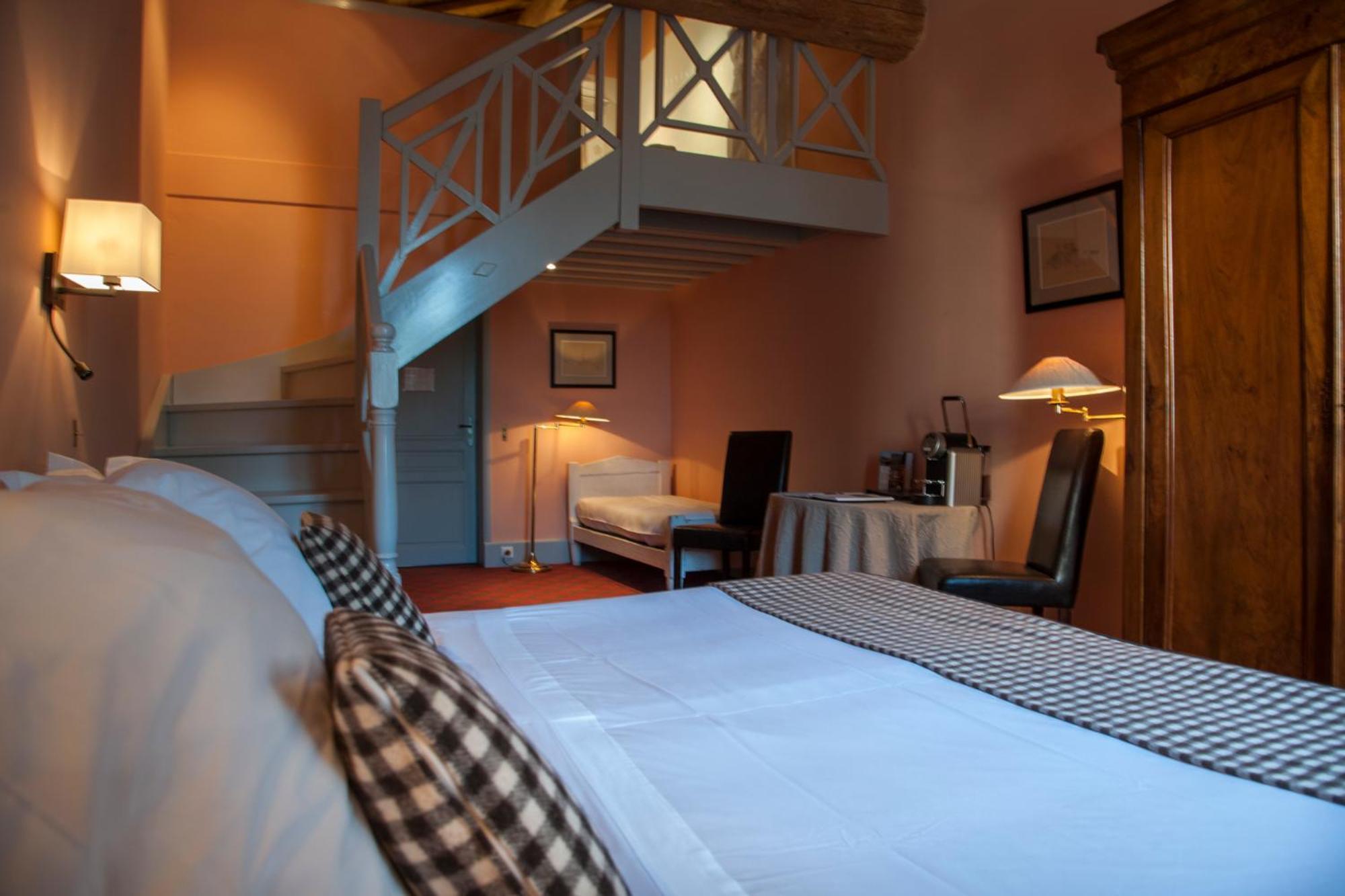 Le Mas De Peint - Hotel Et Restaurant Arles Room photo